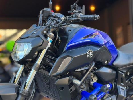 YAMAHA MT-07 700 ABS, Foto 3