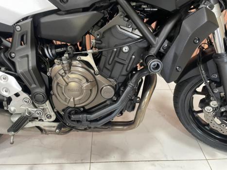 YAMAHA MT-07 700 ABS, Foto 7
