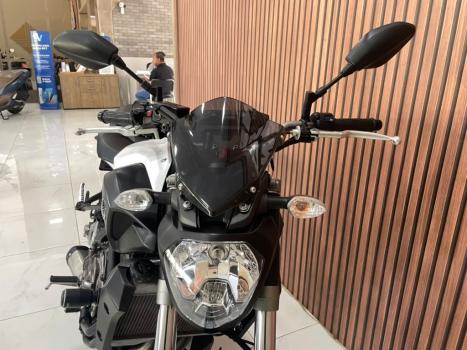 YAMAHA MT-07 700 ABS, Foto 9