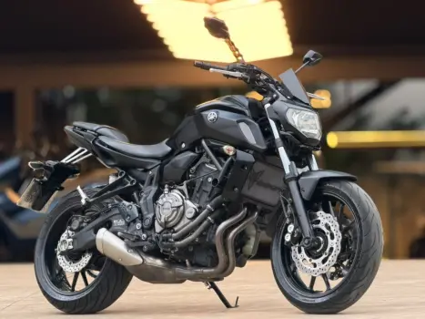 YAMAHA MT-07 700 ABS, Foto 1