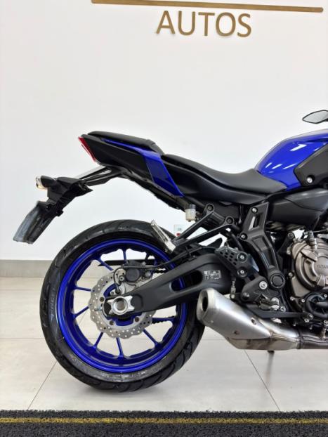 YAMAHA MT-07 700 ABS, Foto 4
