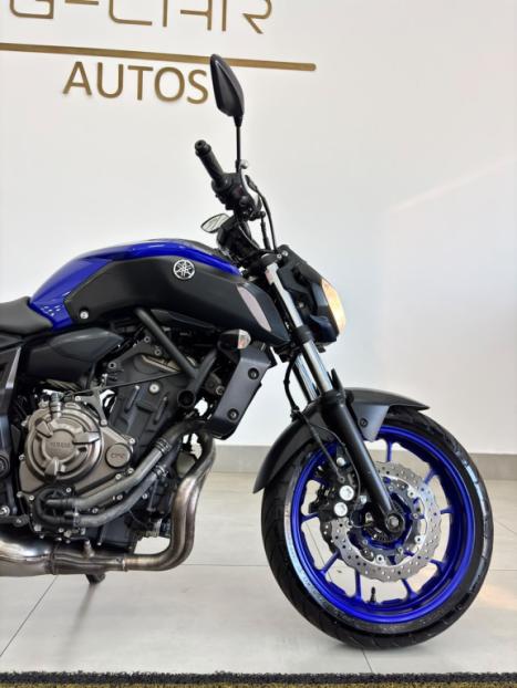 YAMAHA MT-07 700 ABS, Foto 5