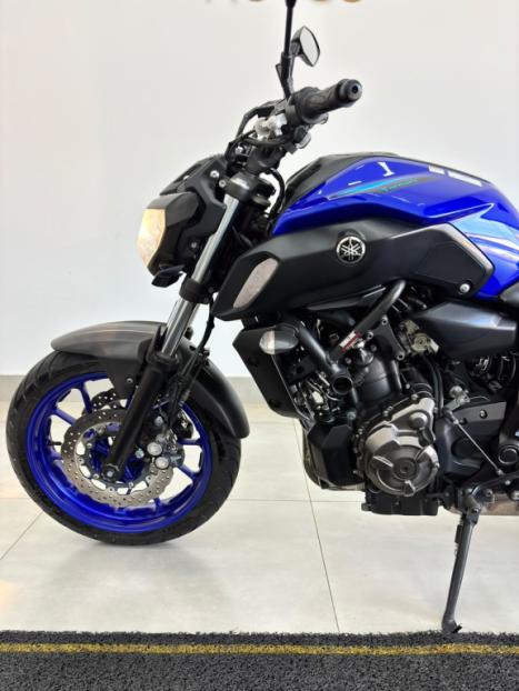 YAMAHA MT-07 700 ABS, Foto 7