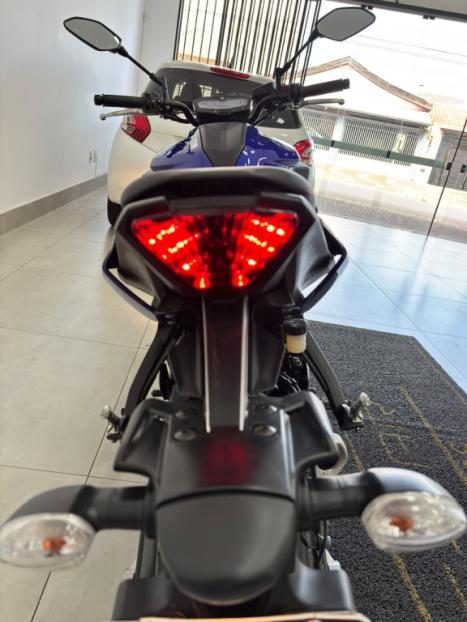 YAMAHA MT-07 700 ABS, Foto 10