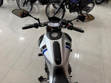 YAMAHA MT-07 700 ABS, Foto 9
