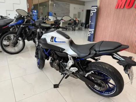YAMAHA MT-07 700 ABS, Foto 13