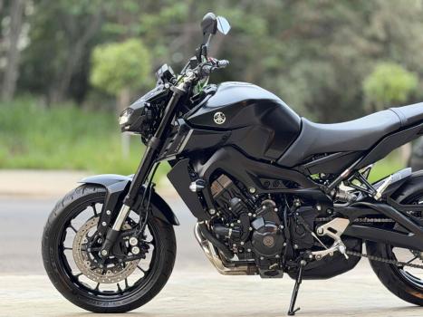 YAMAHA MT-09 850 , Foto 3