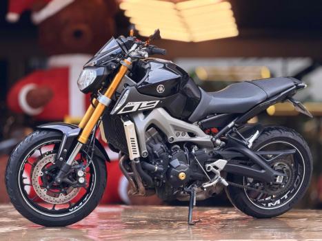 YAMAHA MT-09 850 , Foto 2