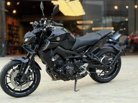 YAMAHA MT-09 850 , Foto 2