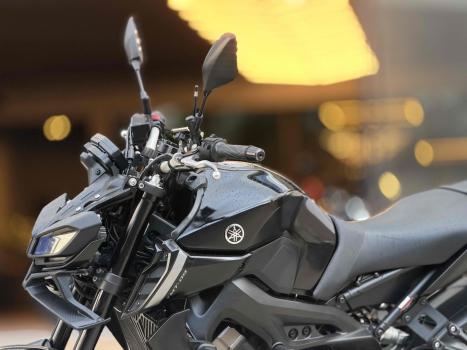 YAMAHA MT-09 850 , Foto 3