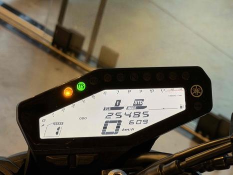 YAMAHA MT-09 850 , Foto 6