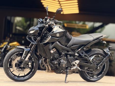 YAMAHA MT-09 850 , Foto 2