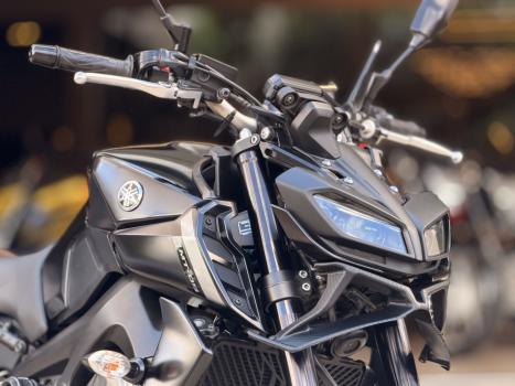 YAMAHA MT-09 850 , Foto 5