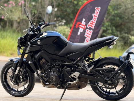 YAMAHA MT-09 850 , Foto 6