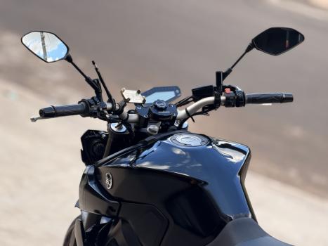 YAMAHA MT-09 850 , Foto 8