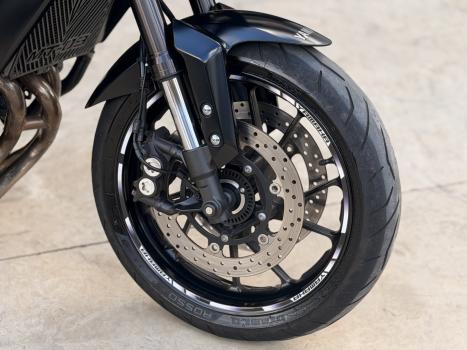 YAMAHA MT-09 850 , Foto 10