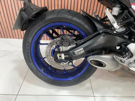 YAMAHA MT-09 850 , Foto 6