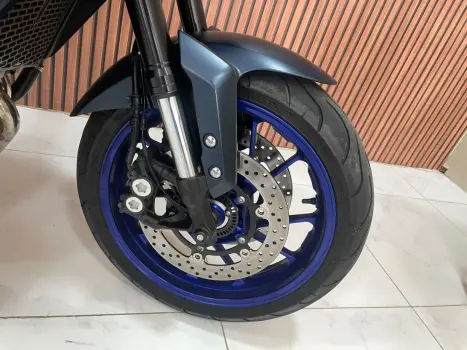 YAMAHA MT-09 850 , Foto 9