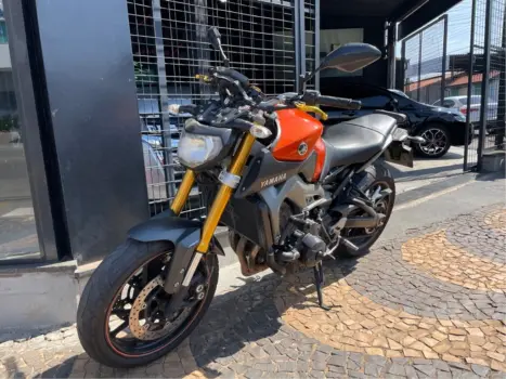 YAMAHA MT-09 850 ABS, Foto 1