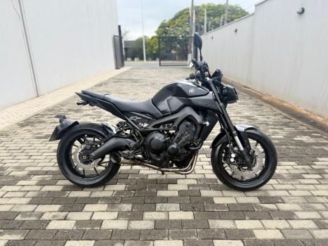 YAMAHA MT-09 850 ABS, Foto 1