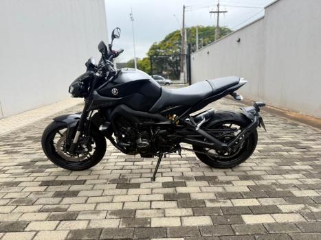 YAMAHA MT-09 850 ABS, Foto 2