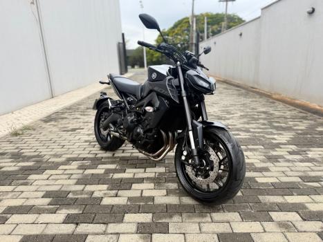YAMAHA MT-09 850 ABS, Foto 3