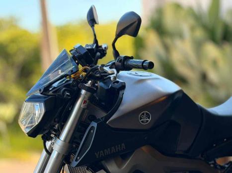 YAMAHA MT-09 850 ABS, Foto 4