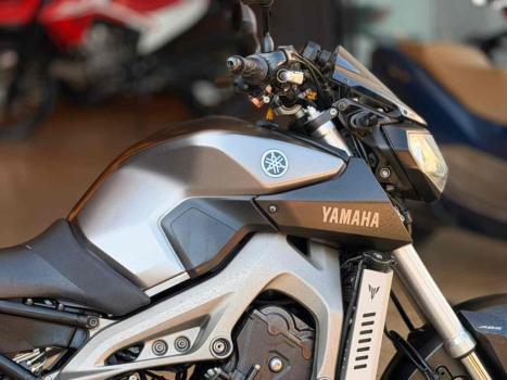YAMAHA MT-09 850 ABS, Foto 7