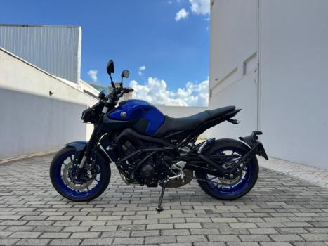 YAMAHA MT-09 850 ABS, Foto 1