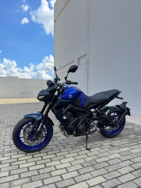 YAMAHA MT-09 850 ABS, Foto 2