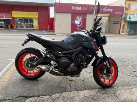 YAMAHA MT-09 850 ABS, Foto 1
