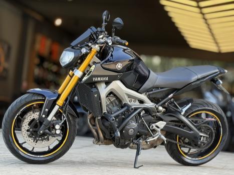 YAMAHA MT-09 850 ABS, Foto 2