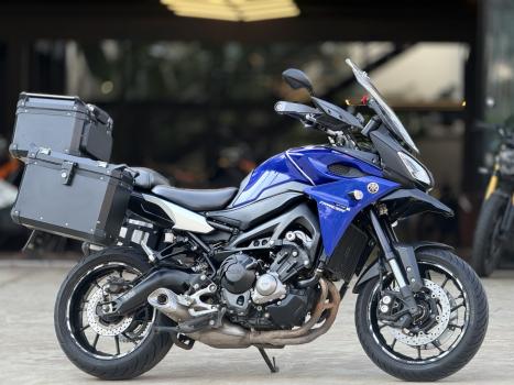 YAMAHA MT-09 850 ABS, Foto 1