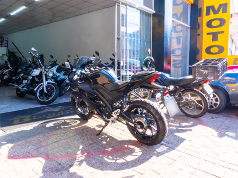 YAMAHA R 15 , Foto 3