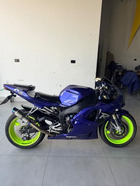 YAMAHA R 15 , Foto 2