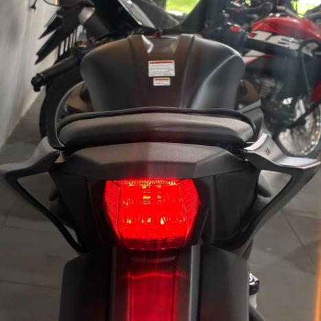 YAMAHA R 15 , Foto 2