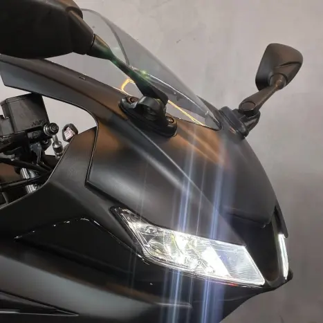 YAMAHA R 15 , Foto 8