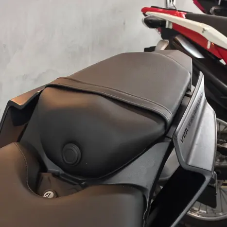 YAMAHA R 15 , Foto 10