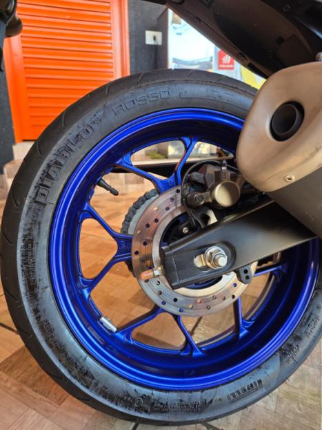 YAMAHA R 320 , Foto 2