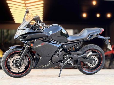 YAMAHA XJ6 600 F, Foto 2