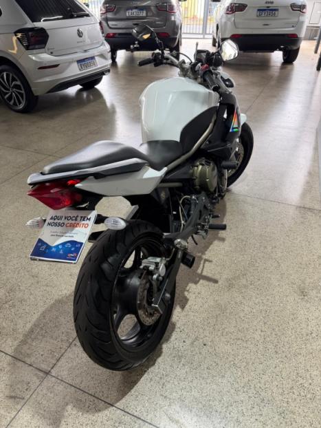 YAMAHA XJ6 600 F, Foto 5