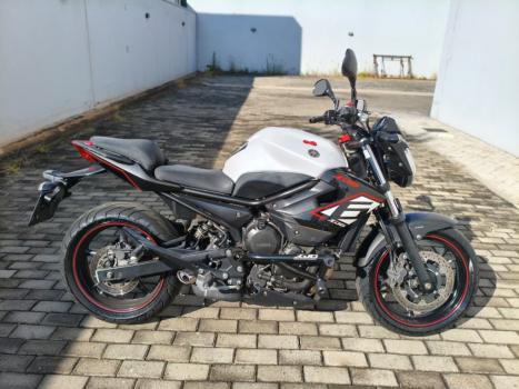 YAMAHA XJ6 600 N, Foto 1