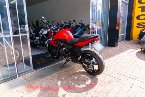 YAMAHA XJ6 600 SP, Foto 4