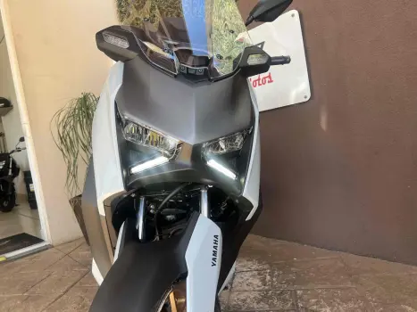 YAMAHA Xmax 250 , Foto 8