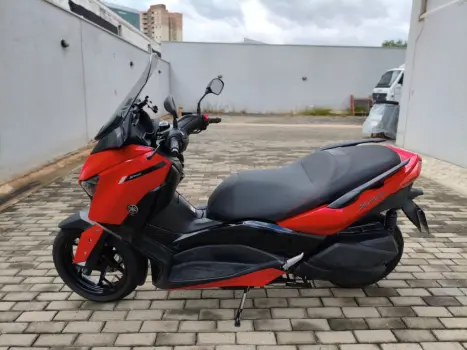 YAMAHA Xmax 250 , Foto 2