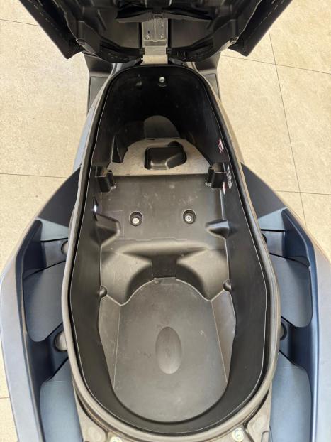 YAMAHA XMax 250 , Foto 6