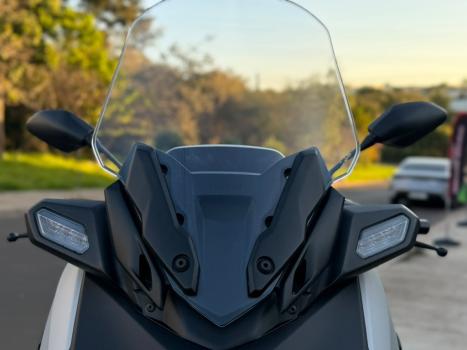 YAMAHA XMax 250 , Foto 6