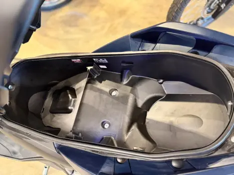 YAMAHA XMax 250 , Foto 10