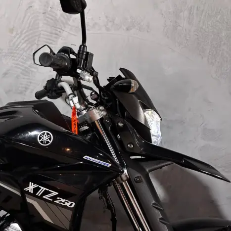 YAMAHA XTZ 250 LANDER, Foto 6