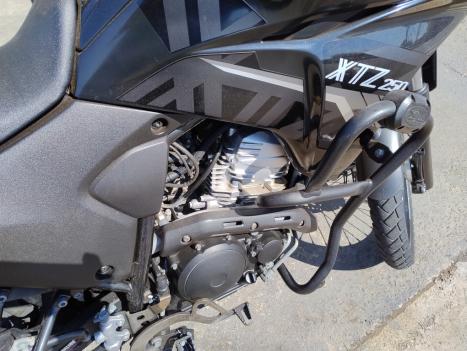 YAMAHA XTZ 250 LANDER, Foto 4